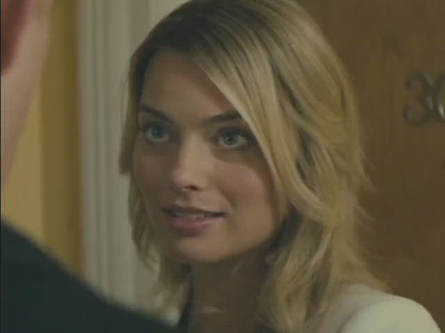 blonde celebrity margot robbie clip