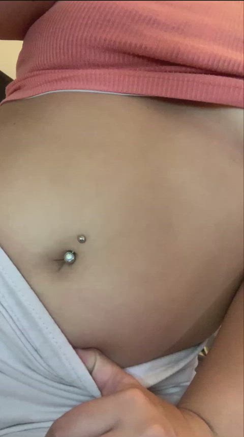 Play with my belly button 🍒