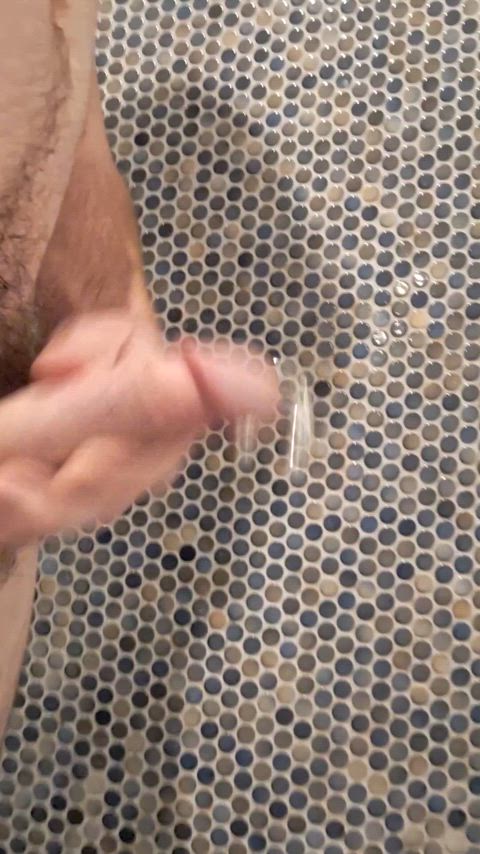 Shitty camera work, but a nice big load of cum... 