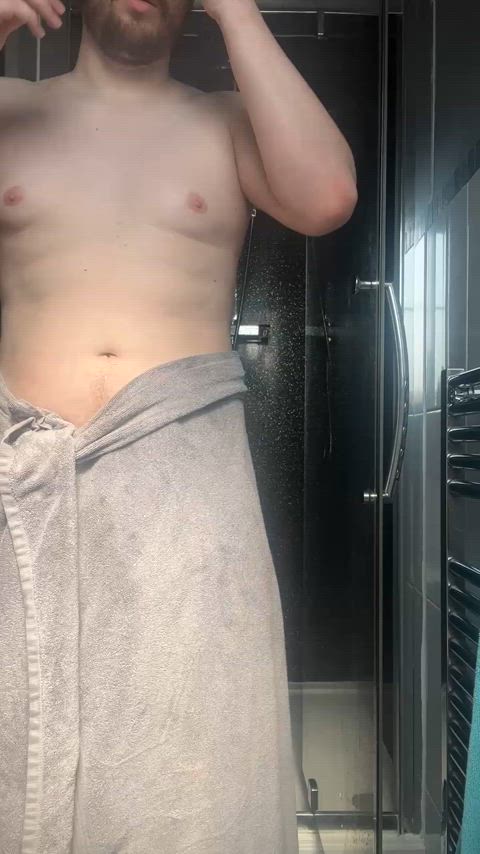 oops my Towel just fell off and my 4 inch hard cock is pointing straight at you!