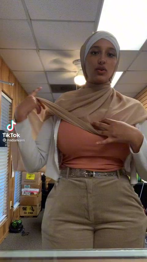 big tits boobs hijab clip