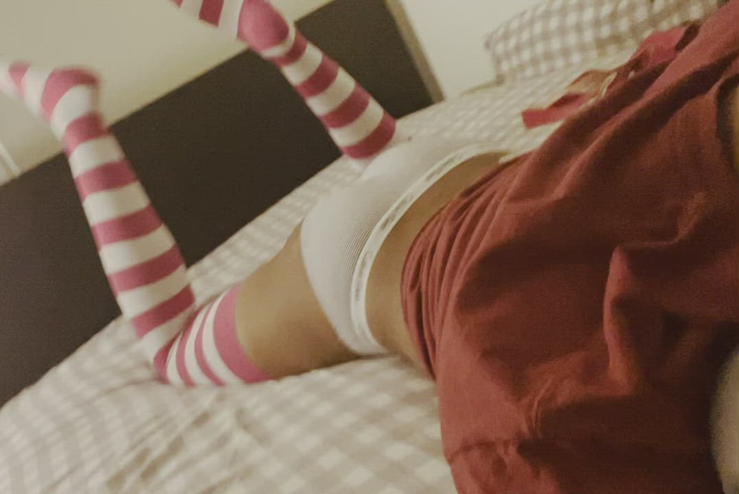 Just another sissyboy in bed