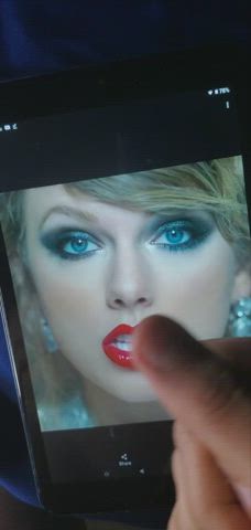Look at this sexy face. Taylor Swift was just begging for a cumshot.