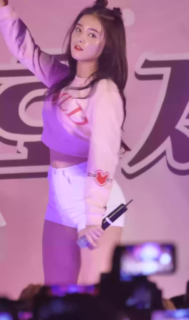 Momoland Nancy Incredible Backside