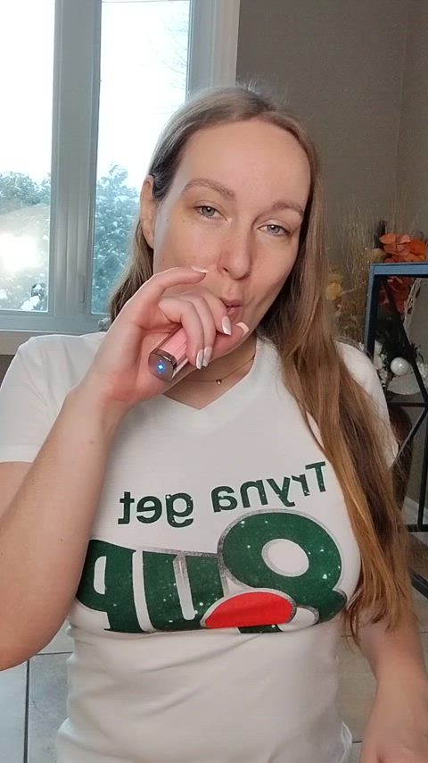 amateur tits vaping smoking-fetish clip