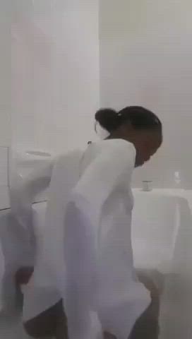 African Ass Bathtub clip