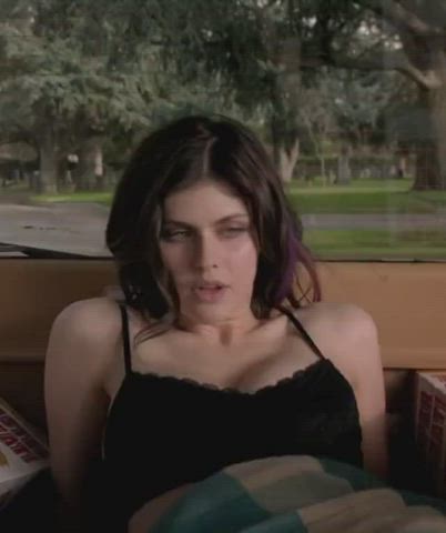 alexandra daddario bra cleavage clip