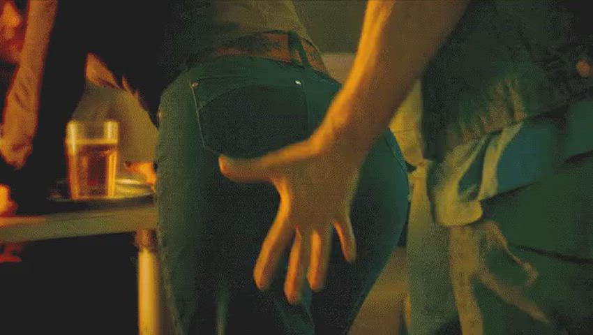 Every man would love to grab Salma Hayek's fat ass.