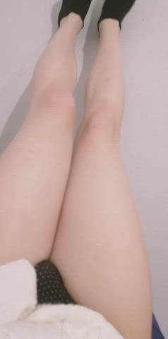 Look at my legs &lt;3 want me to give you a lap pillow?