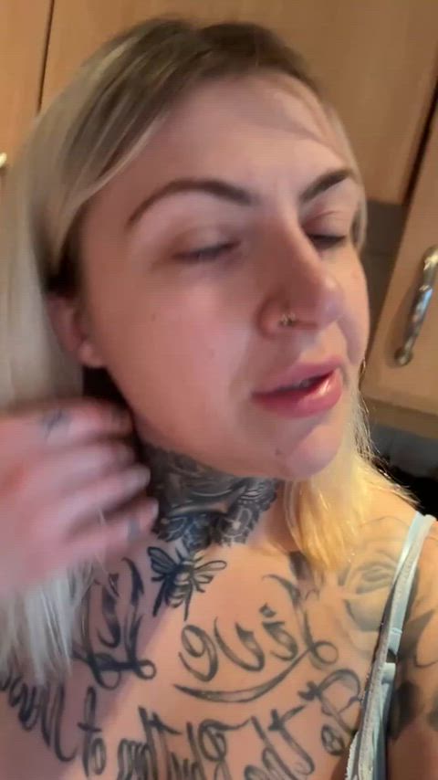 amateur bbw big tits chubby fart fart fetish natural tits tattooed white girl clip