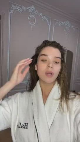 hailee steinfeld sexy wet clip