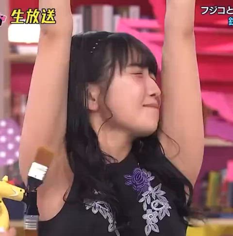 Japanese Idol get tickling on her armpit!