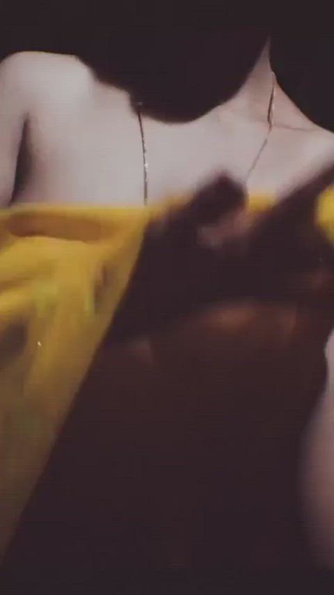 desi nipples saree selfie clip