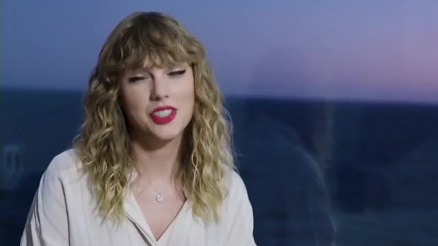 Taylor Swift - Eating cum is really good for you ...