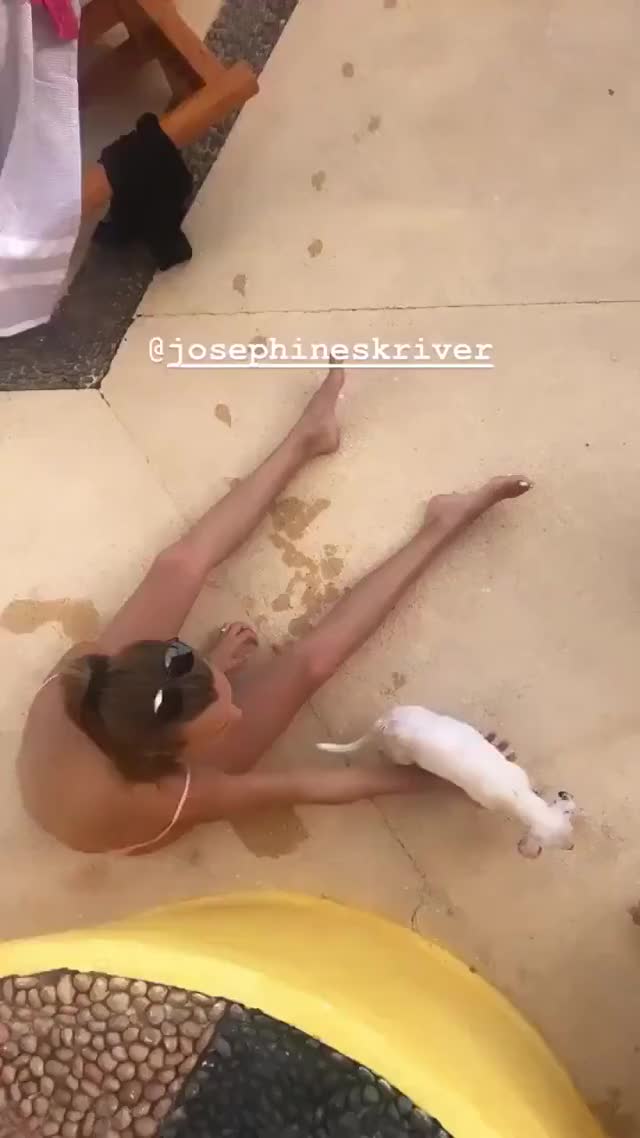 Josephine Skriver clip