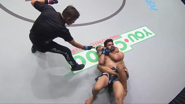 Stefer Rahardian makes quick work of Himanshu Kaushik with a RNC tap out in first