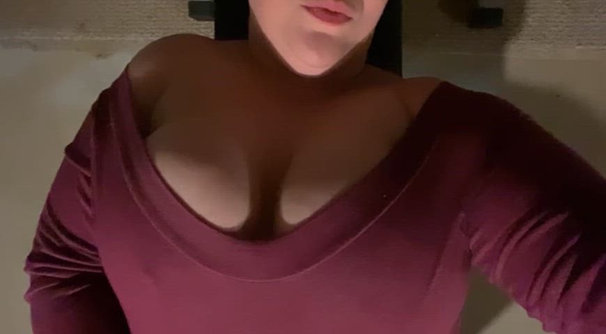 Do you like watching me pull out my big soft milf tits