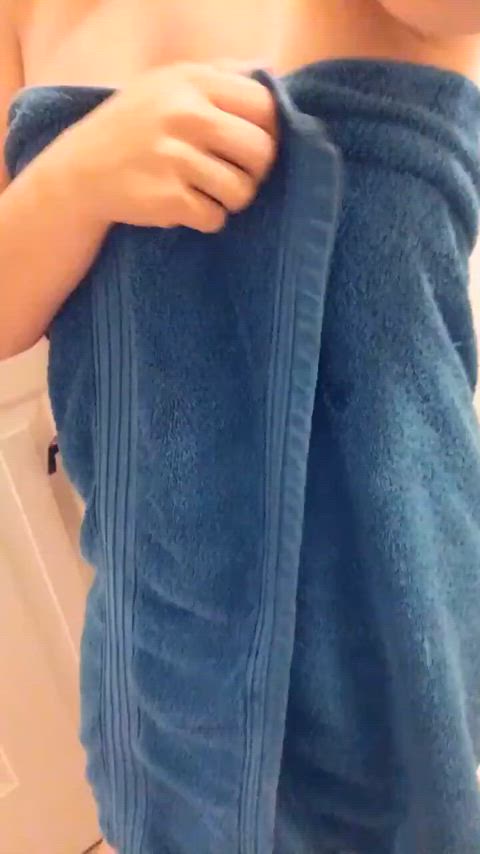 big tits bouncing tits hotwife nude pussy shower tease towel wet wet pussy amateur-girls