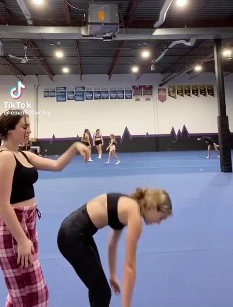 ass booty teen tiktok yoga pants clip