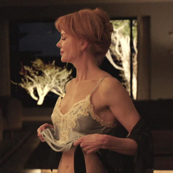 Nicole Kidman Belly + Nipple Flash in Big Little Lies