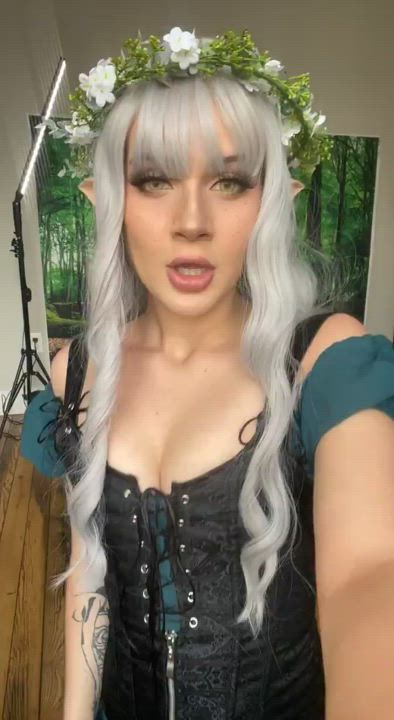 Cosplay Elf White Girl clip