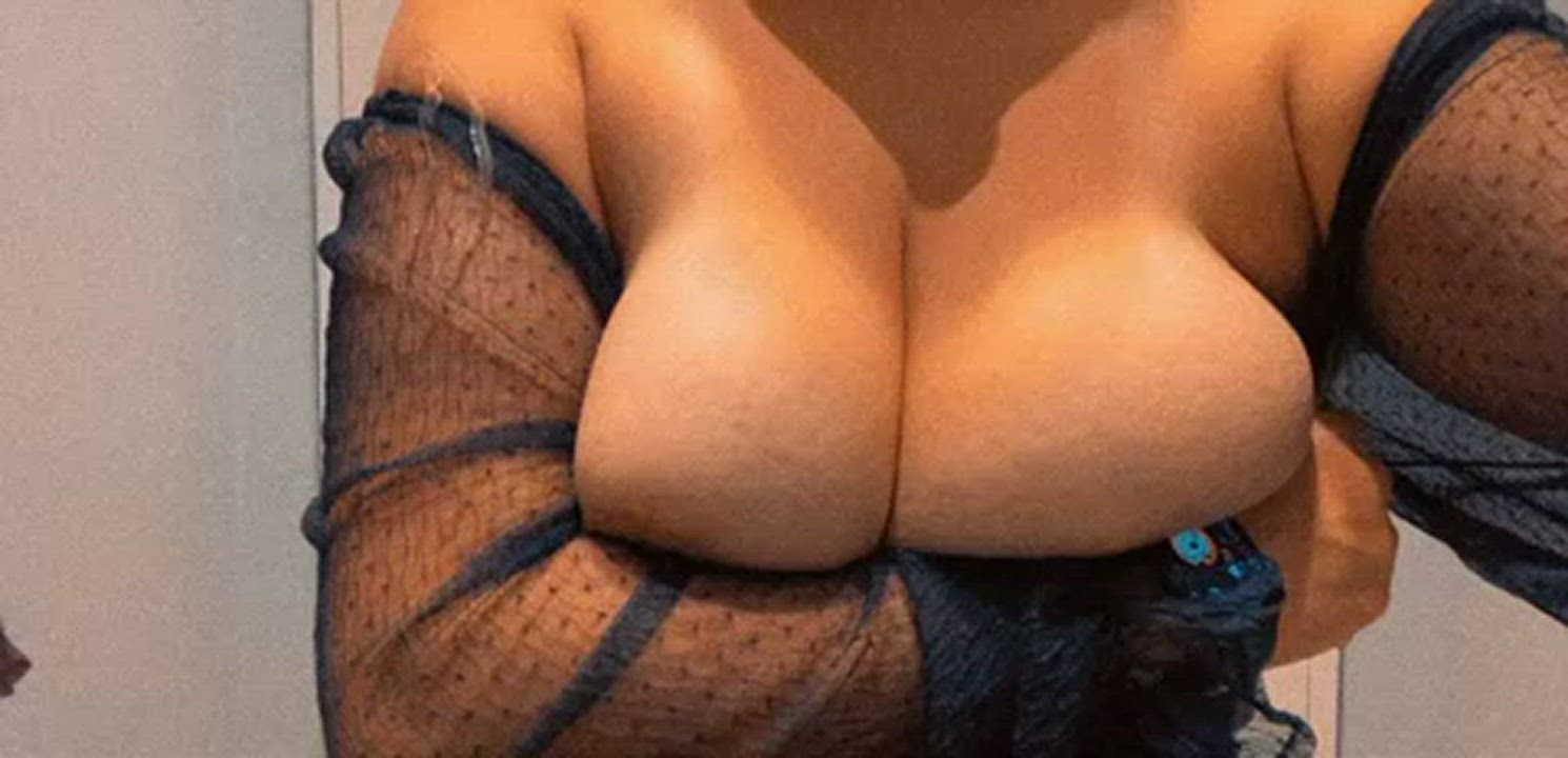 Big Tits Nipple Play Titty Drop clip