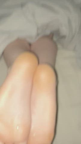 Waking up with cum on my soles☺️
