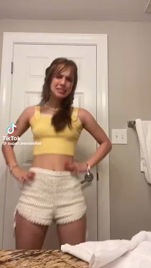 braless teen tiktok clip