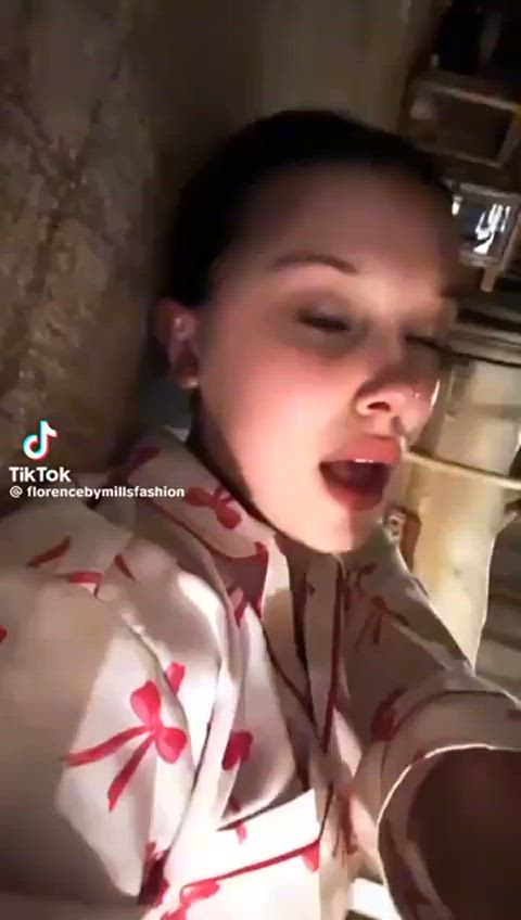 Millie Bobby brown,  Happy Christmas 