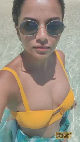 beach bikini boobs cleavage desi indian natural tits sex tamil clip