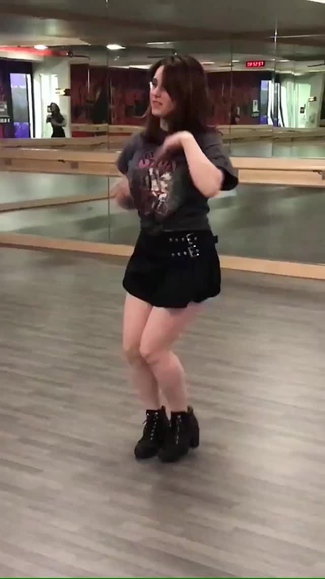 Dancing clip