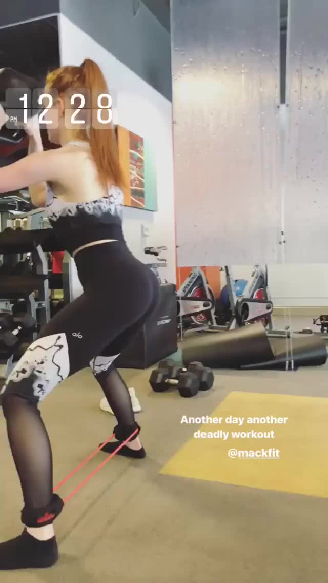 Ass Celebrity Gym Madelaine Petsch Redhead Yoga Pants clip