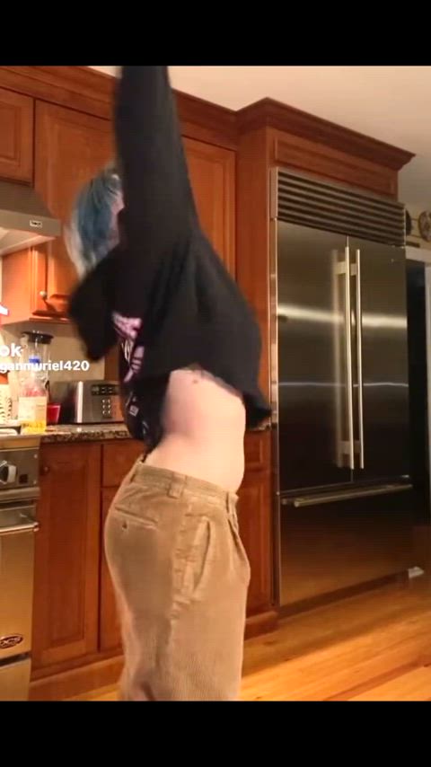 dance tiktok underboob clip