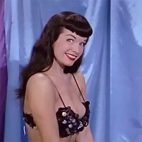 A Bettie wink for the fans ❤️