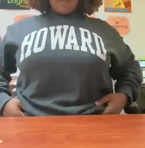 Ebony Flashing Tits Titty Drop clip