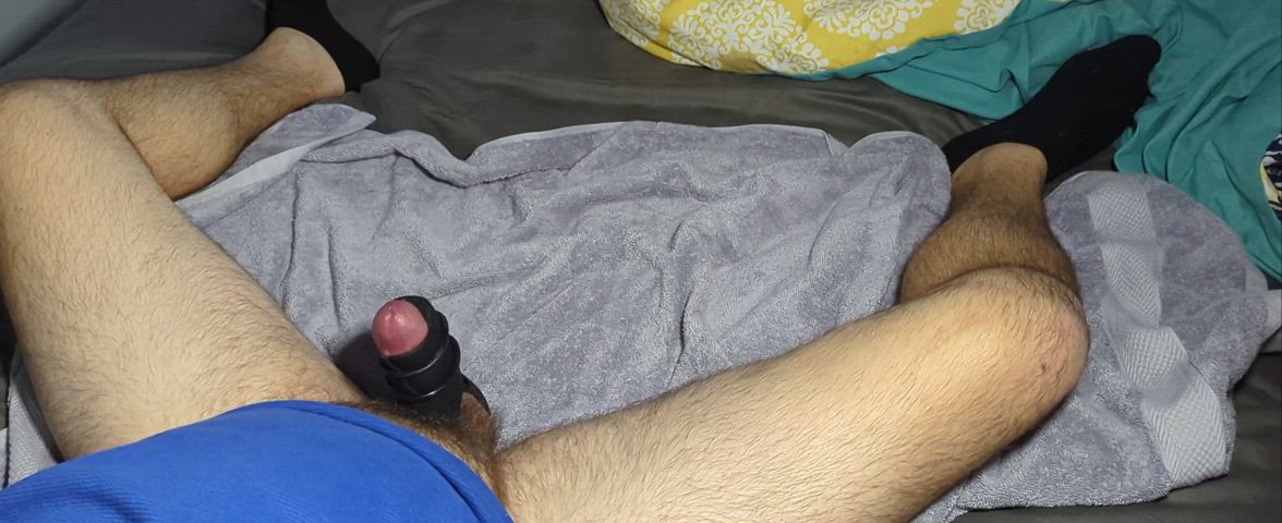 Hands free cumshot with my new toy