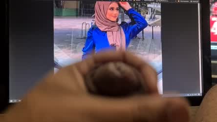 These hijabi whore will make me cum one day