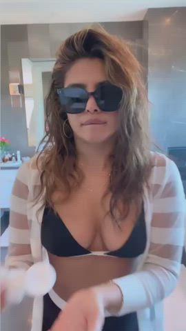 bikini cleavage priyanka chopra clip