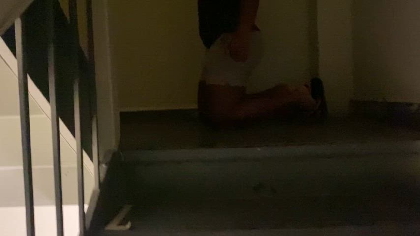 Found a cocksucker in the stairwell to suck me off 