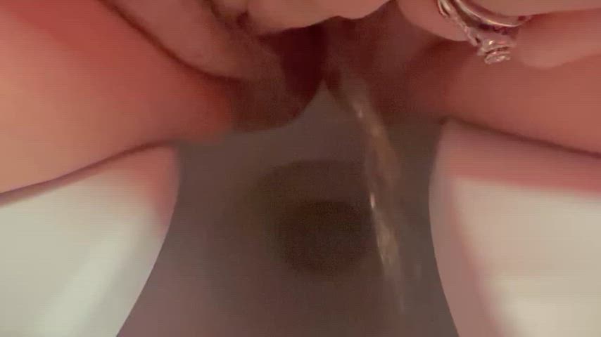 amateur bbw bathroom messy piss pissing toilet watersports wet wet and messy clip