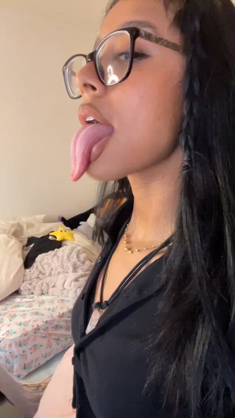 Love showing off my tongue 