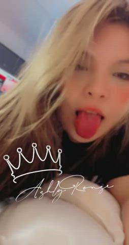 blonde cute latina lips model stripchat teen tongue fetish webcam clip