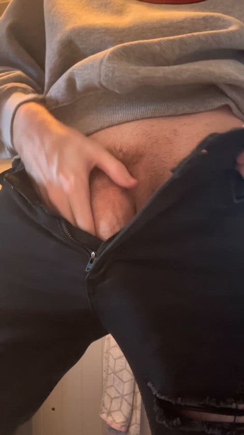 Got anywhere I can hide this huge cock?.. 👀😉🍆