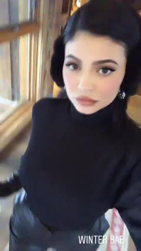 Kylie Jenner Braless Boobs Video