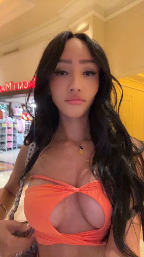 ebony lightskinned petite tiktok clip