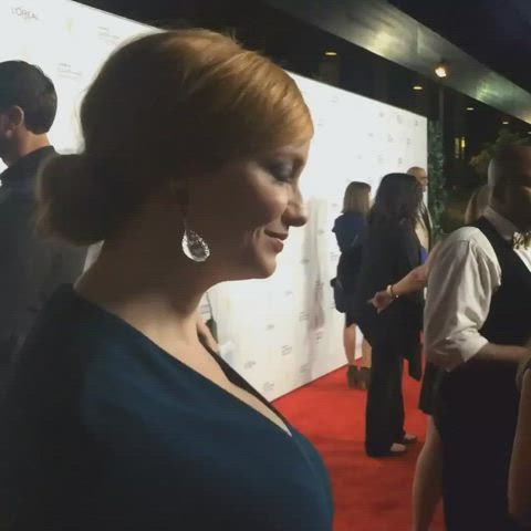 christina hendricks jiggling tits clip