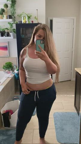 Sexy curves, titty(drop)(f) mom bod