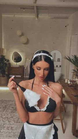 bimbo maid ready for a fuck 🥵