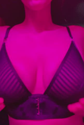 babe big tits busty lingerie solo bigger-than-you-thought titty-drop clip