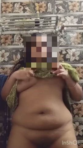 Indian bbw girl with natural big tits here 🤞